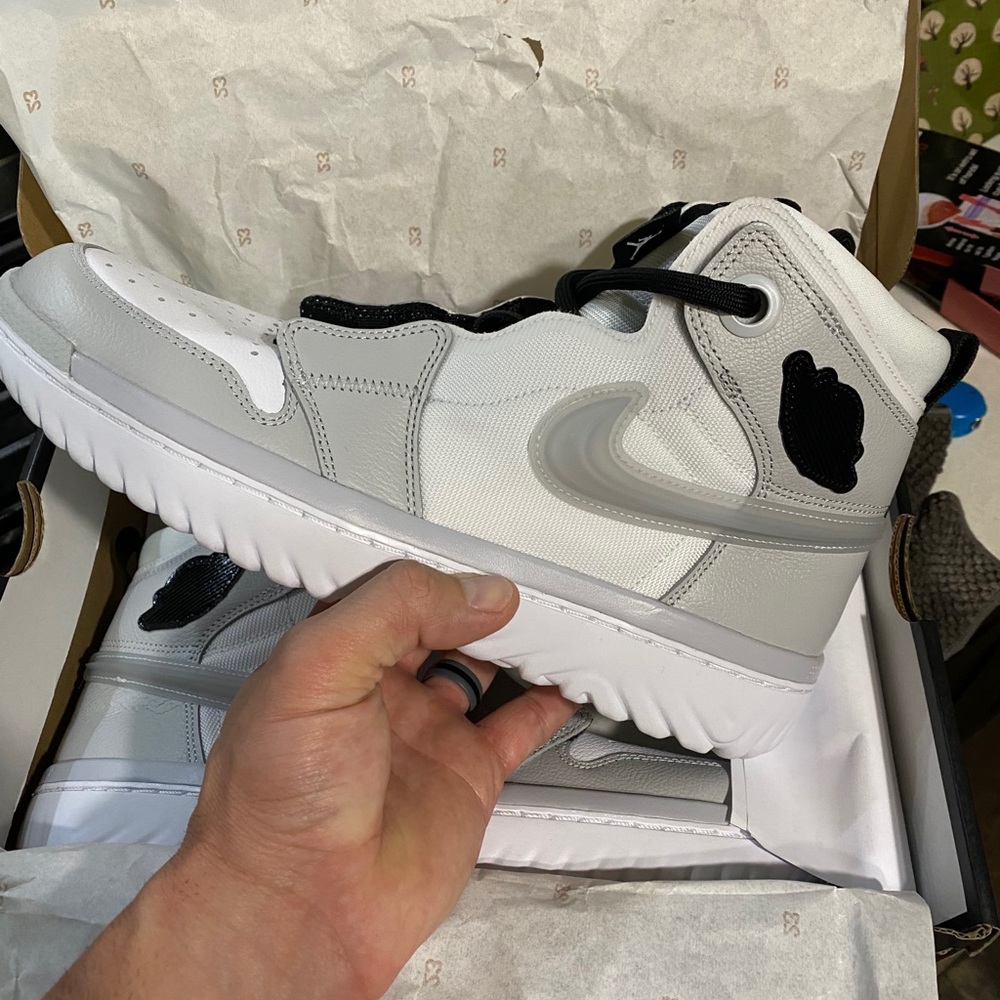 Jordan 1 React